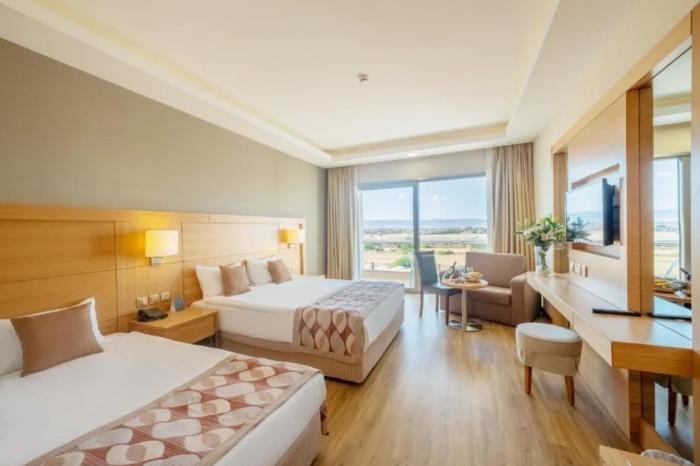 Salamis Bay Conti Resort Hotel & Casino Ammókhostos Rom bilde A room at the hotel