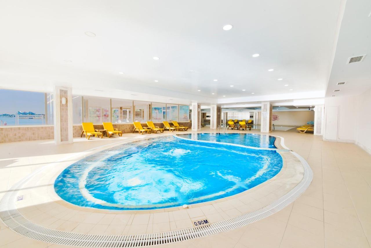 Salamis Bay Conti Resort Hotel & Casino Ammókhostos Eksteriør bilde The swimming pool at the hotel